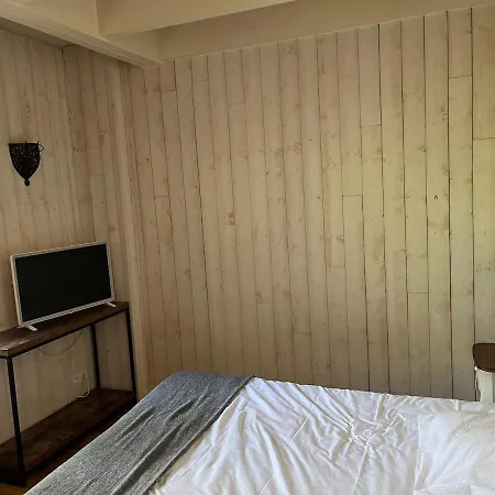 Villa 8 Chb Au Pied De La Foret , 450m Du Bassin *